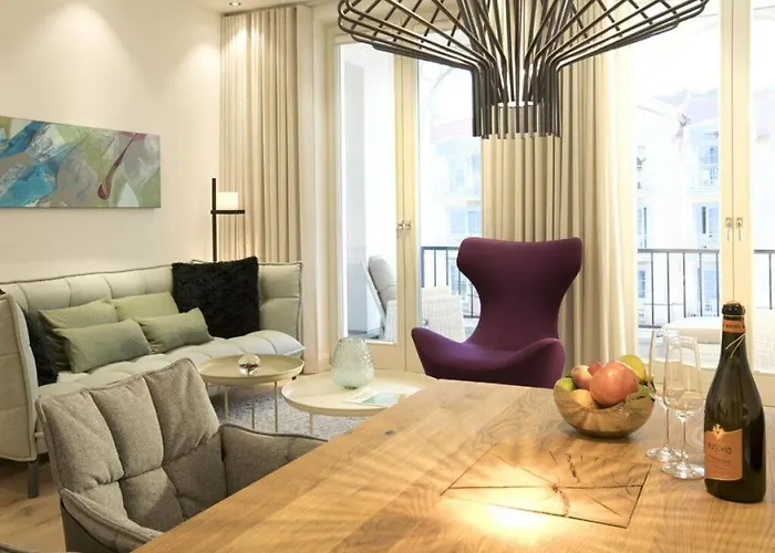 East Cloud Comfortable